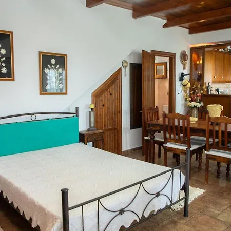 Nick And Bill's Family House Leros Vromolithos